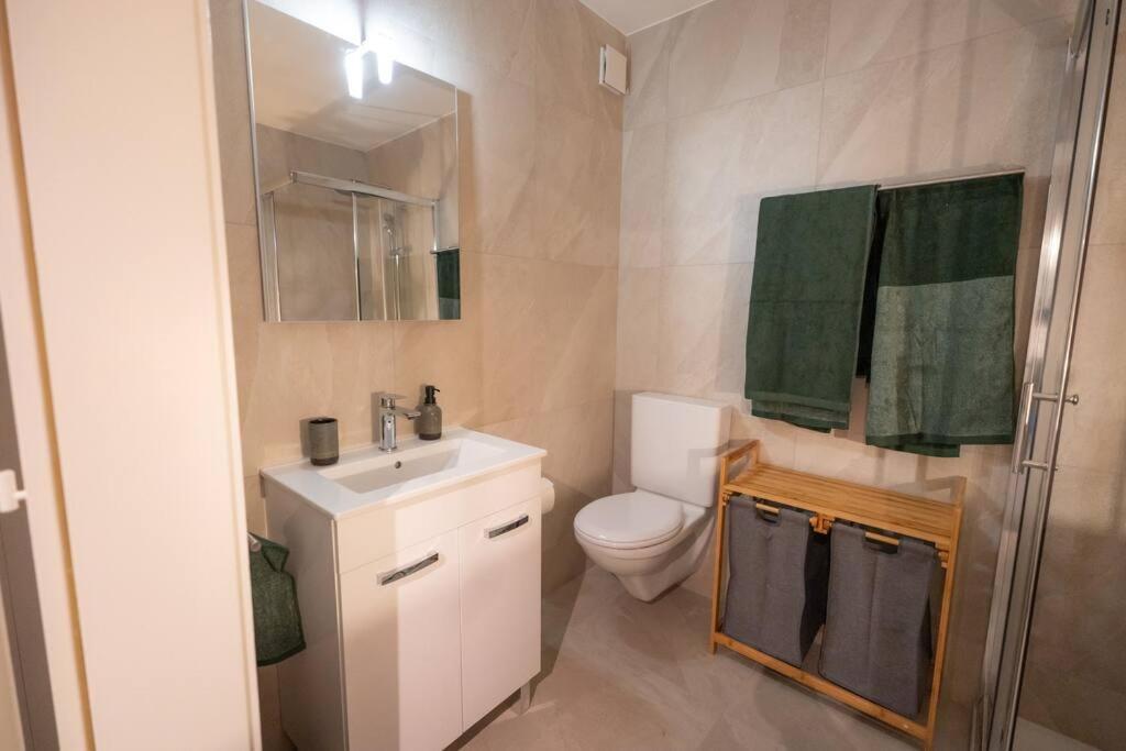Appartement Spacieux Au Centre De La Gruyere Broc Exteriér fotografie